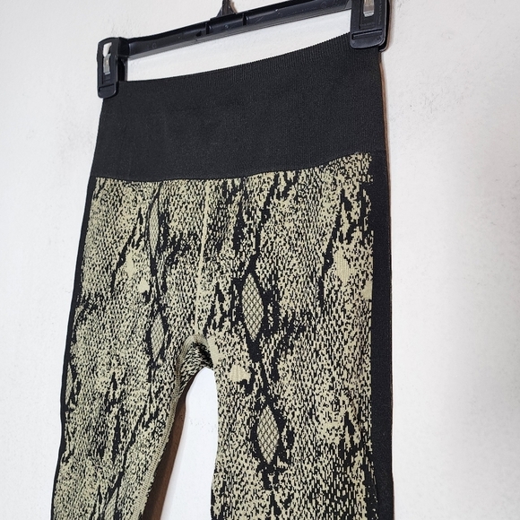 Fabletics Black and Tan Snake Print Leggings - Picture 3 of 14